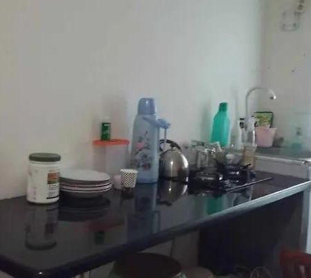 Apartment Green Pramuka Tower Chrysant Giacarta Esterno foto